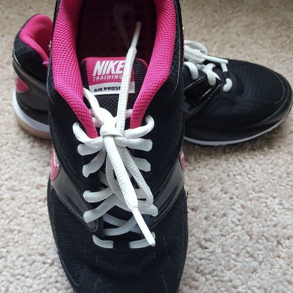 Shoes - Picture 2 of 8